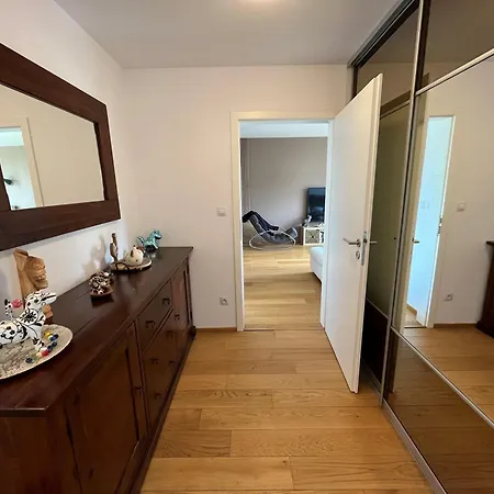 Lägenhet In Historical Center With Park View *